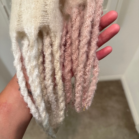 Scarf - Picture 3 of 4